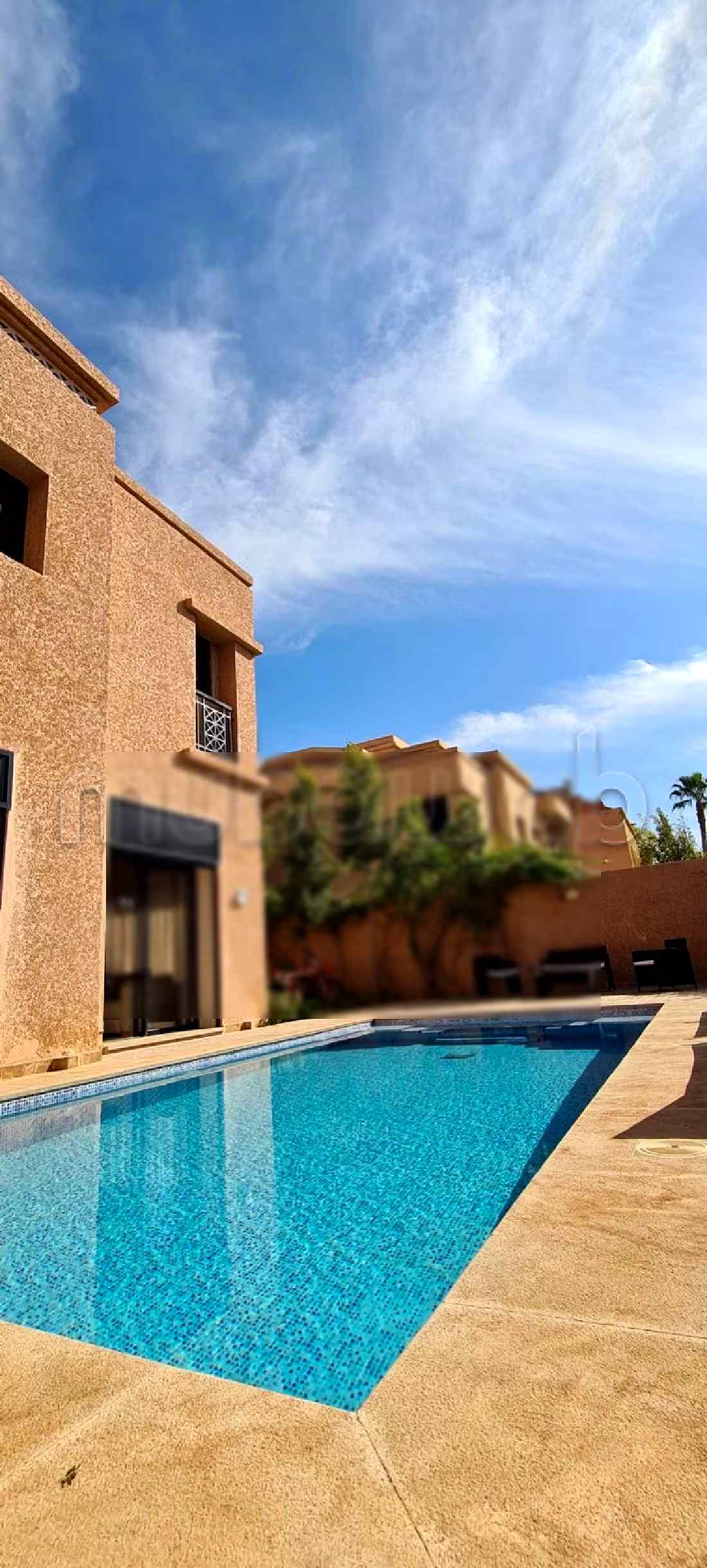 Maison de luxe à louer à Route de Fez. Superficie 400 m². Parking et jardin - Photo 3