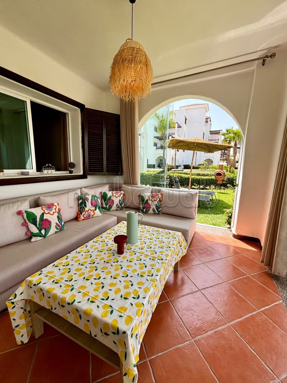 Location d'un appartement à Cabo Negro. Surface de 150 m². Belle terrasse et jardin - Photo 2
