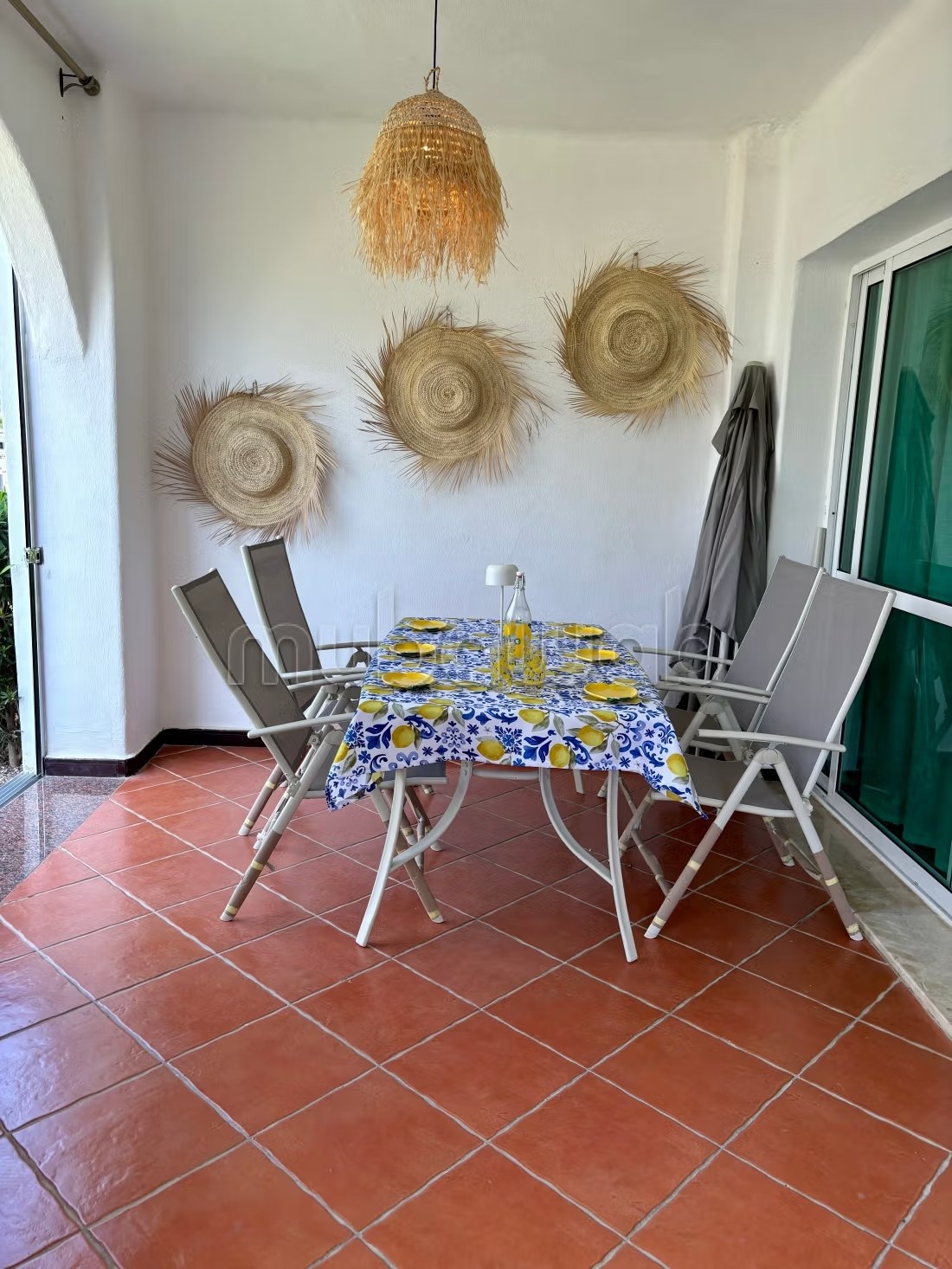 Location d'un appartement à Cabo Negro. Surface de 150 m². Belle terrasse et jardin - Photo 3