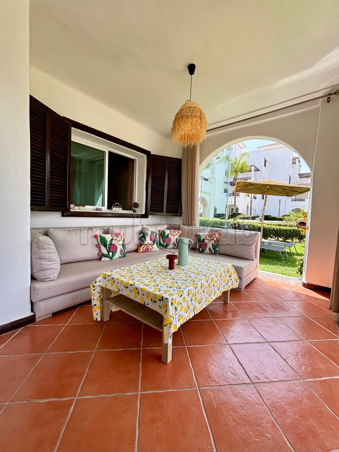 Location d'un appartement à Cabo Negro. Surface de 150 m². Belle terrasse et jardin - Photo 4