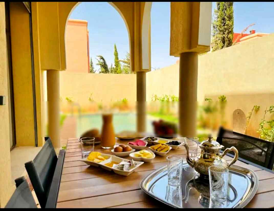Villas et maisons de luxe à louer à KLiz. Surface 350 m². Terrasse et jardin - Photo 10