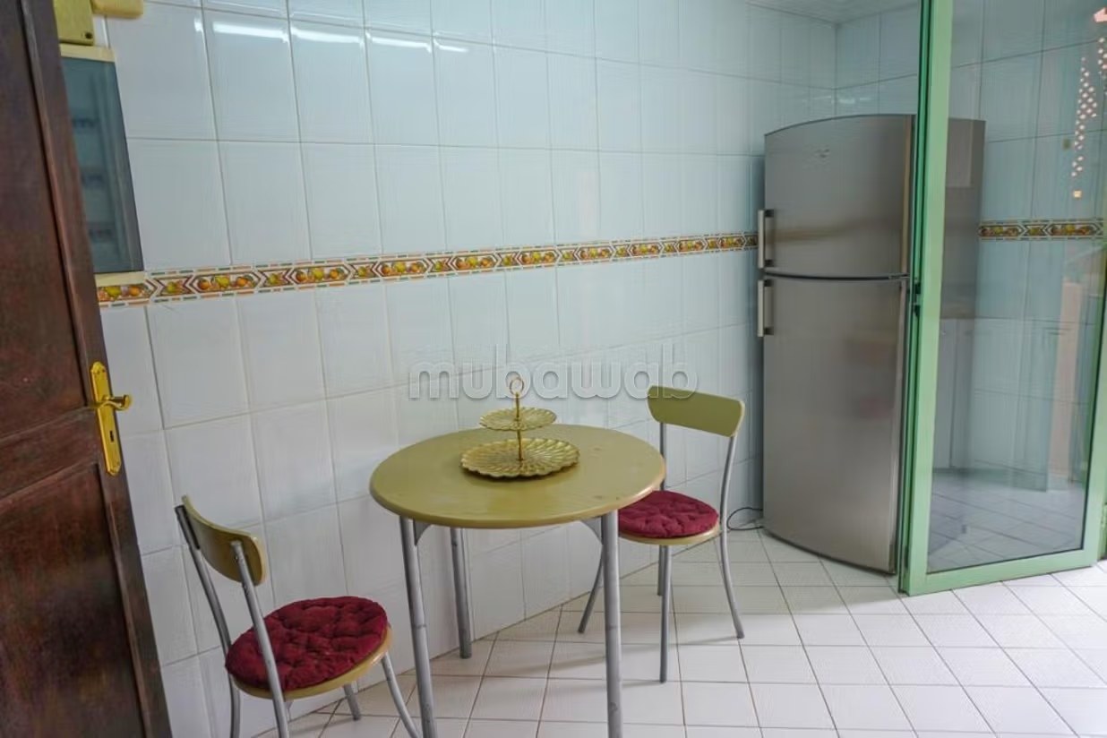 Appart de Deux Chambres à l'Hivernage avec piscine