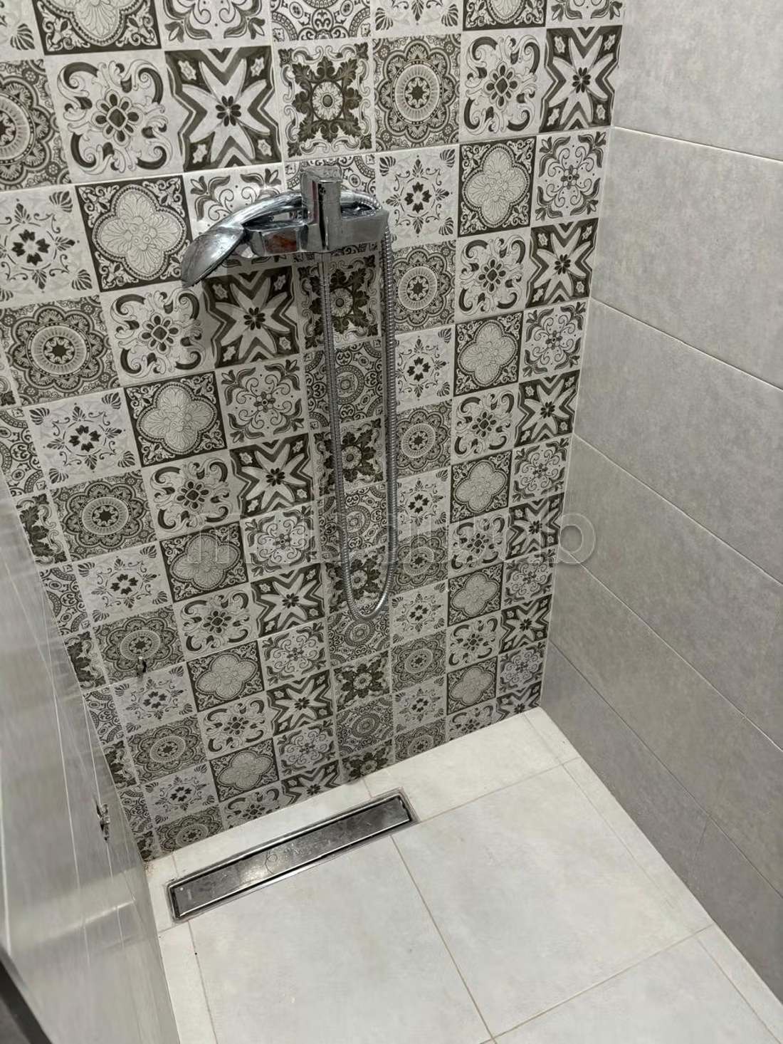 Location saisonnière à Bab Enzh. Surface de 56 m². Porte blindée et chauffage central - Photo 5