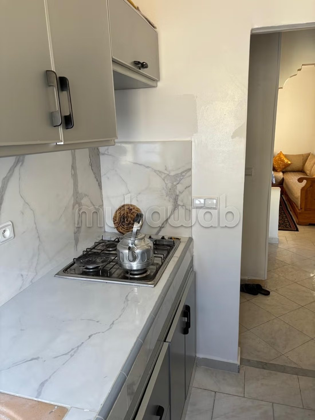 Location saisonnière à Bab Enzh. Surface de 56 m². Porte blindée et chauffage central - Photo 6