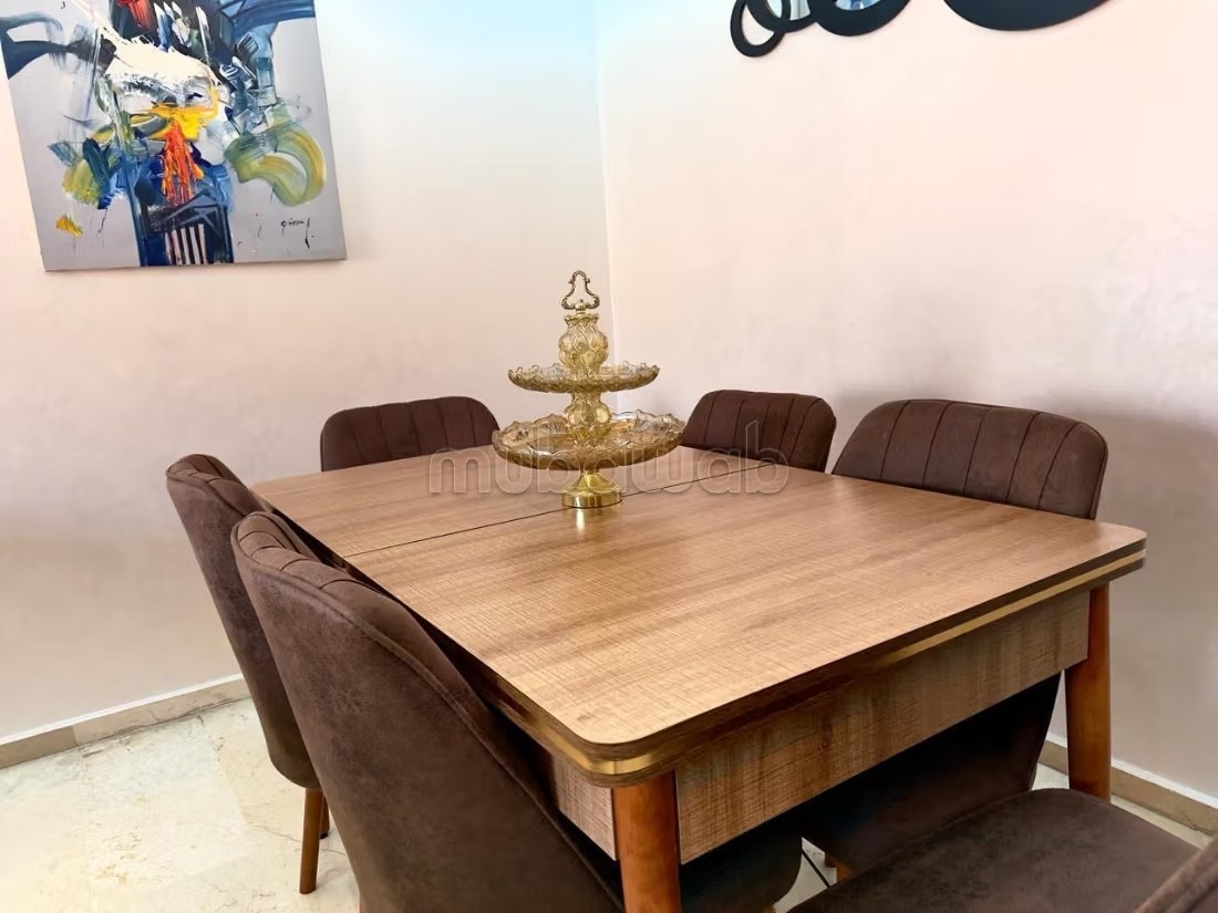 Location saisonnière à Secteur Touristique. 
Superficie 130 m². 
Ascenseur et places de parking - Photo 2