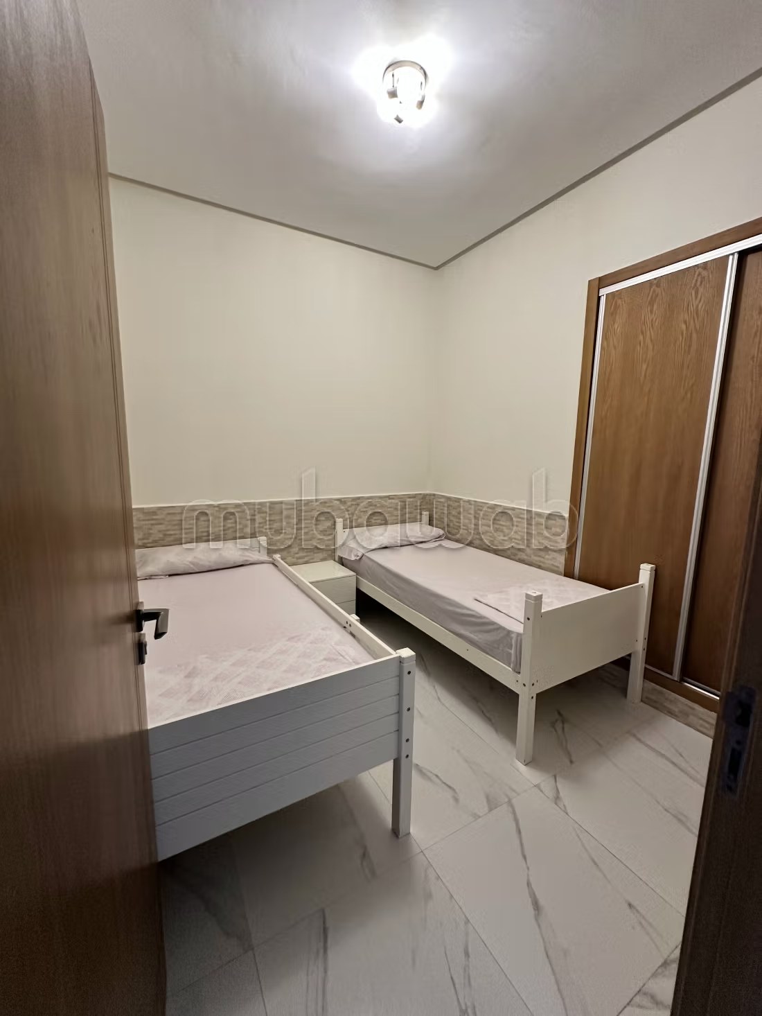 Location d'un appartement à M'Diq. 3 chambres. Nombres minimum de nuits 4