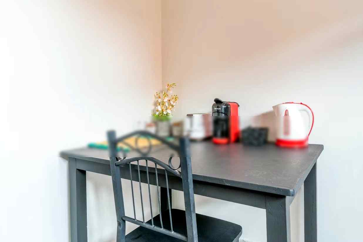 Appartements à louer à Hivernage. 
5 pièces. 
Micro ondes - Photo 8
