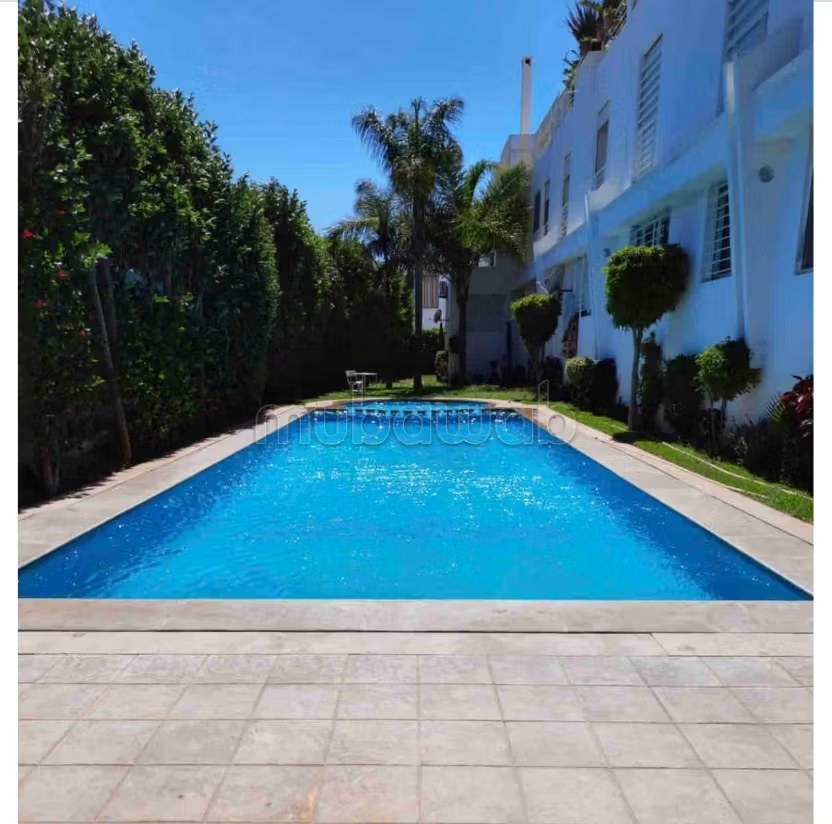 Appartements à louer à Ain Diab. 2 pièces confortables. Fenêtres en double vitrage et vue mer