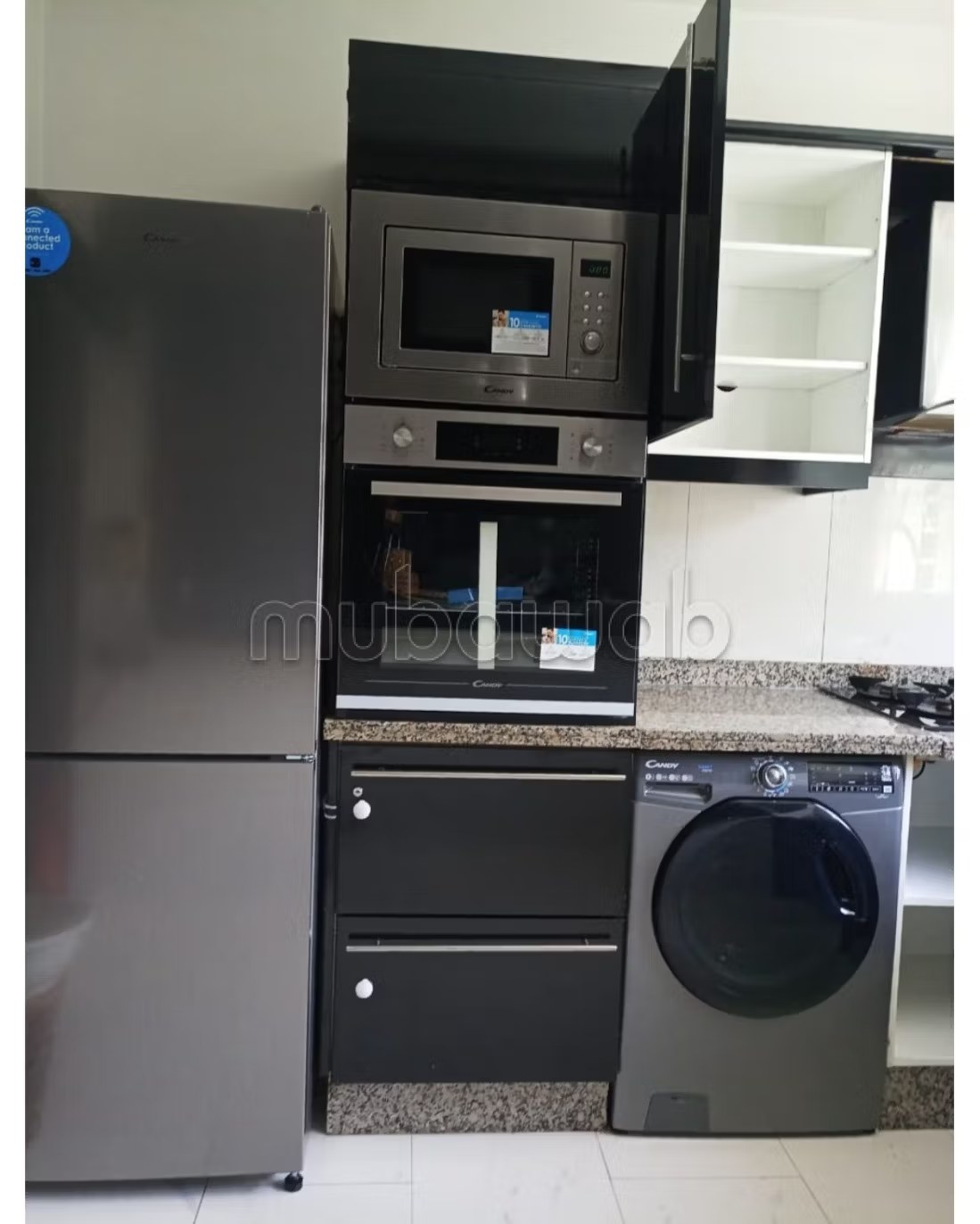 Appartements à louer à Ain Diab. 2 pièces confortables. Fenêtres en double vitrage et vue mer