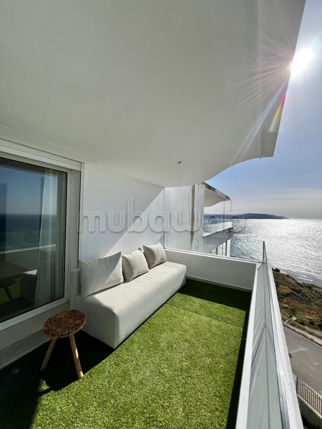 Location d'un appartement à Malabata. 3 belles chambres. Vue sur mer et porte blindée
