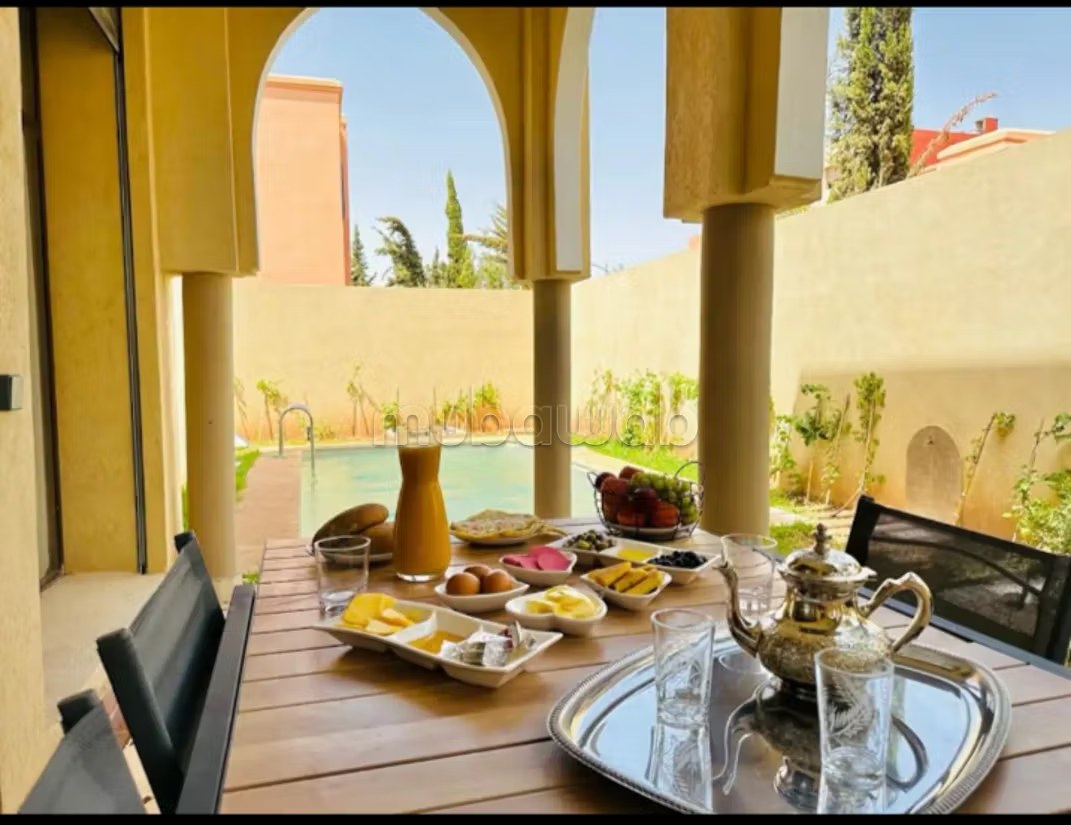 Villas et maisons de luxe à louer à KLiz. Surface 350 m². Terrasse et jardin - Photo 10