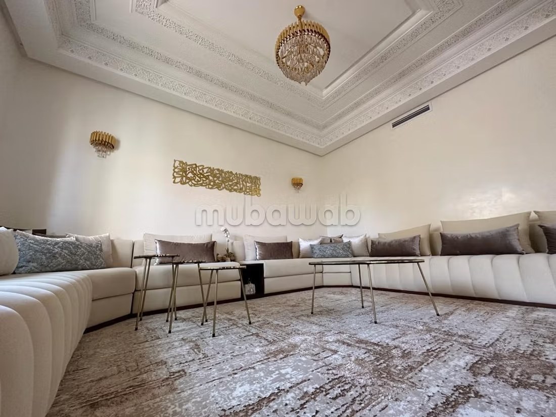 Villas et maisons de luxe à louer à KLiz. Surface 350 m². Terrasse et jardin - Photo 7