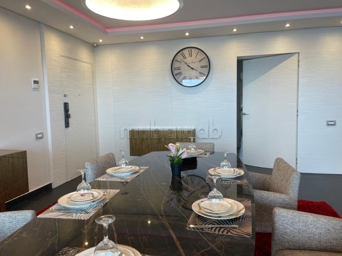 Appartement de vacances à louer à Casablanca Marina. 2 chambres agréables. Porte blindée et vue sur mer