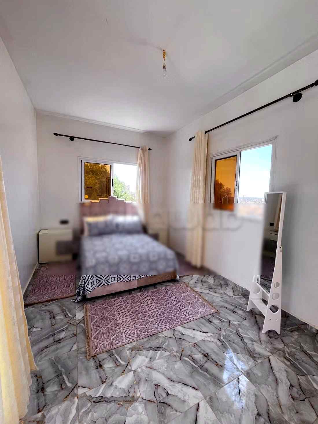 Location saisonnière villa de luxe à Ghazoua. 
Surface totale 800 m². 
Porte blindée et parabole - Photo 16