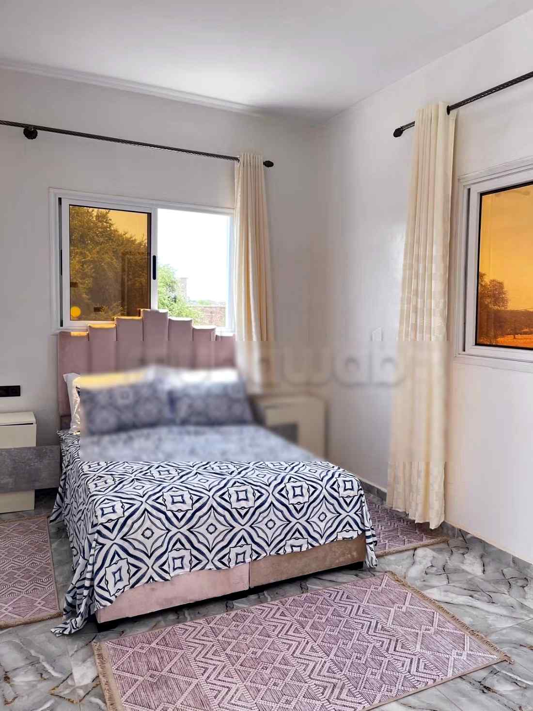 Location saisonnière villa de luxe à Ghazoua. 
Surface totale 800 m². 
Porte blindée et parabole - Photo 4