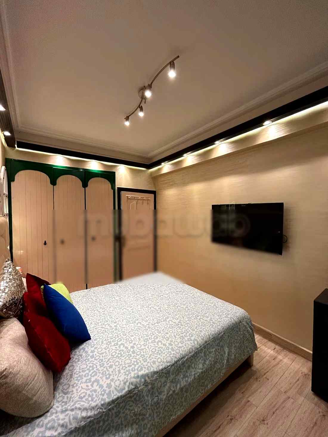 Location d'un appartement à Bourgogne Ouest. 
3 chambres agréables. 
Avec ascenseur et terrasse