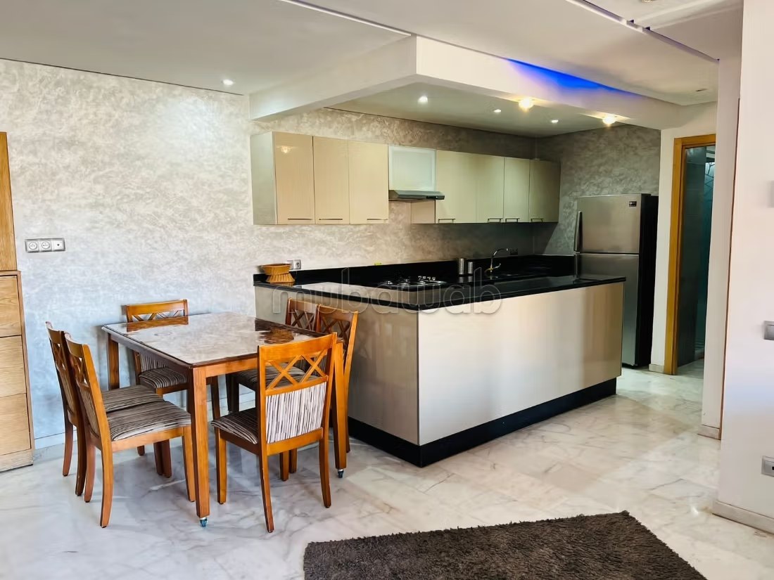 Appartements à louer à Guéliz. Surface totale 90 m². Parking et ascenseur