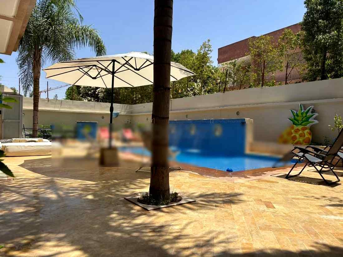 Magnifique villa à louer pour vos vacances à Les Portes de Marrakech. 4 pièces. Porte blindée, antenne parabolique