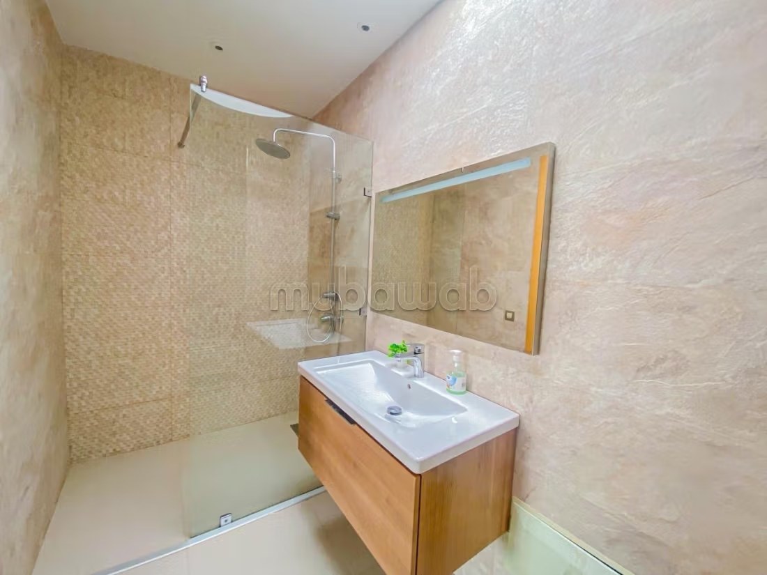 Très bel appartement en location à Agdal. Surface de 100 m². Meublé