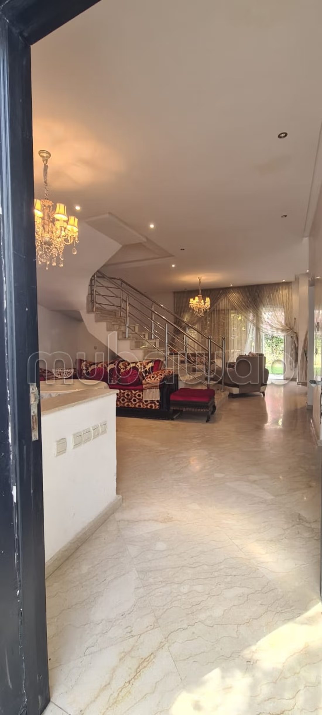 Location d'un appartement à Dar Bouazza. 
4 belles chambres. 
Terrasse et jardin - Photo 4