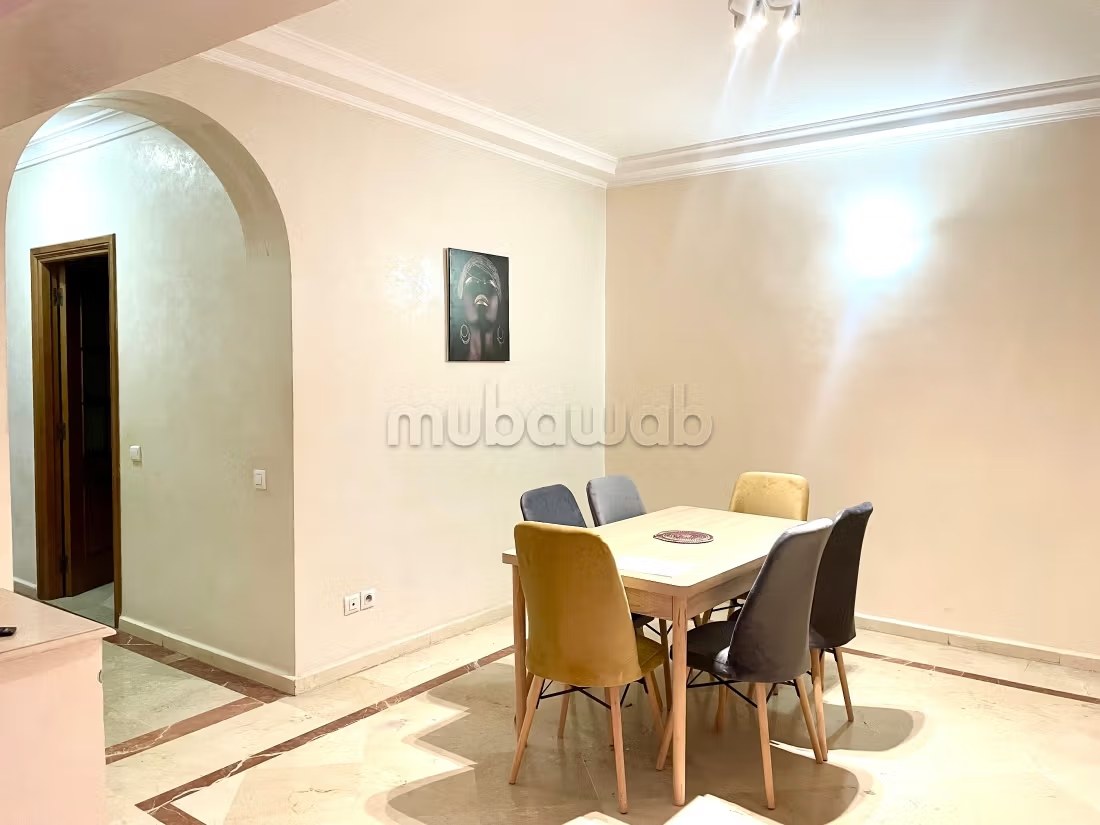 Location saisonnière à Guéliz. 2 chambres. Salon traditionnel marocain, résidence sécurisée