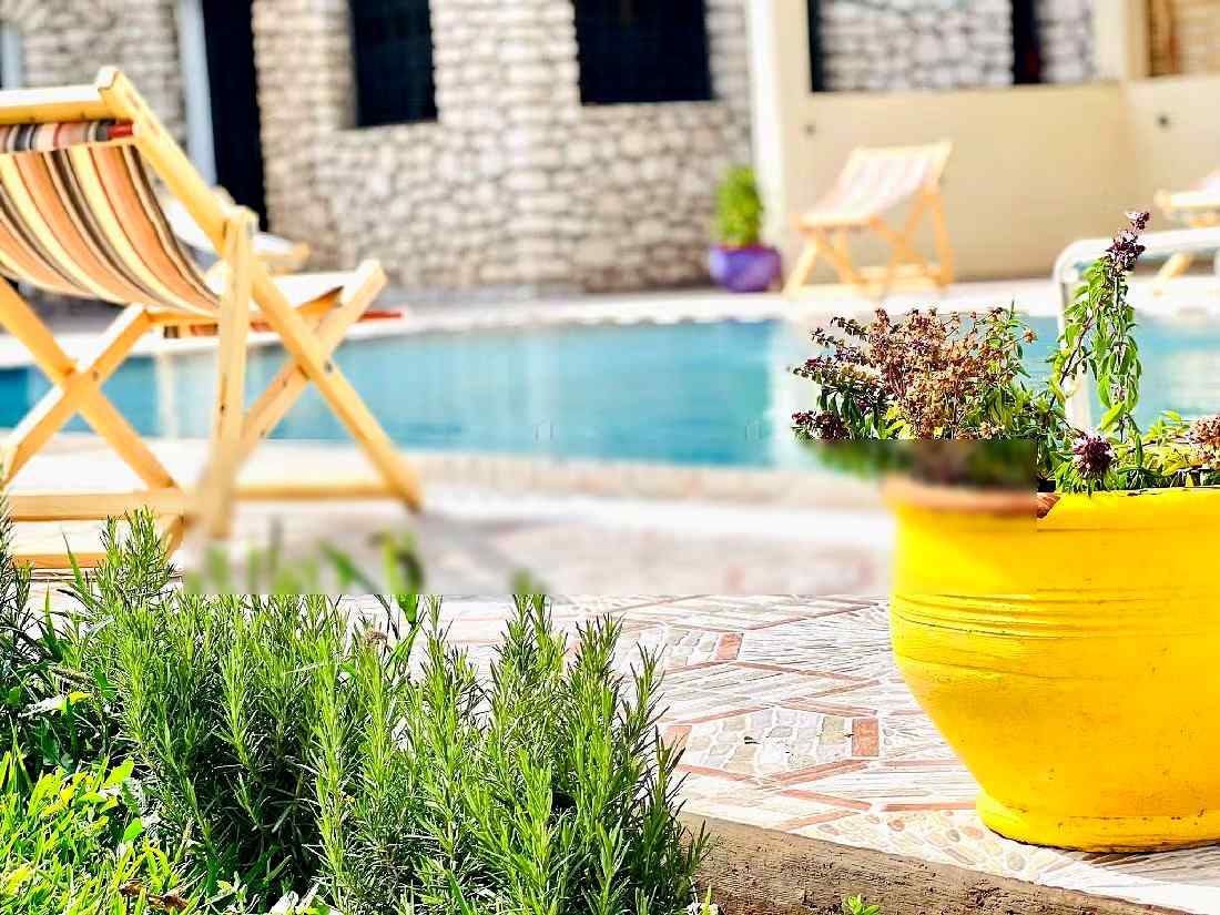 Magnifique villa à louer pour vos vacances à Sidi Kaouki. 4 pièces confortables. Environnement calme avec vue montagne, double vitrage