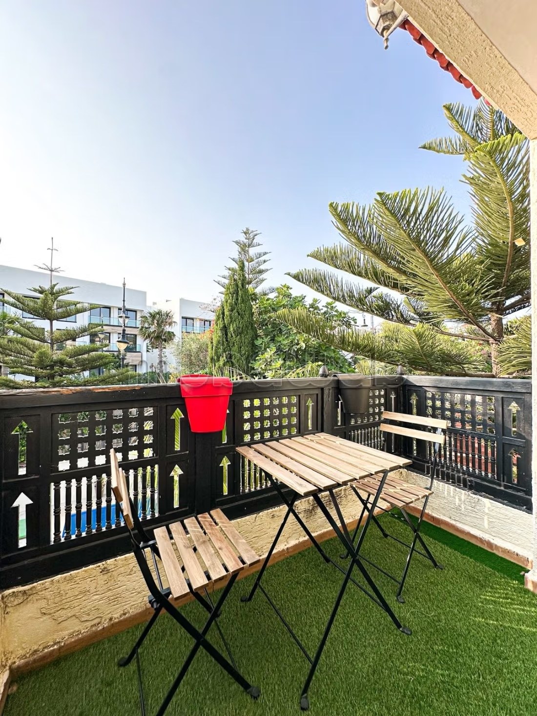 Maison de luxe à louer en Centre. 4 chambres agréables. Places de stationnement et terrasse