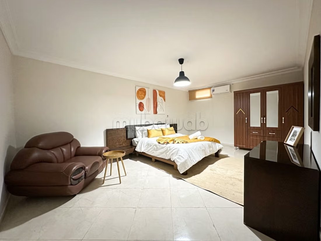 Maison de luxe à louer en Centre. 4 chambres agréables. Places de stationnement et terrasse - Photo 19