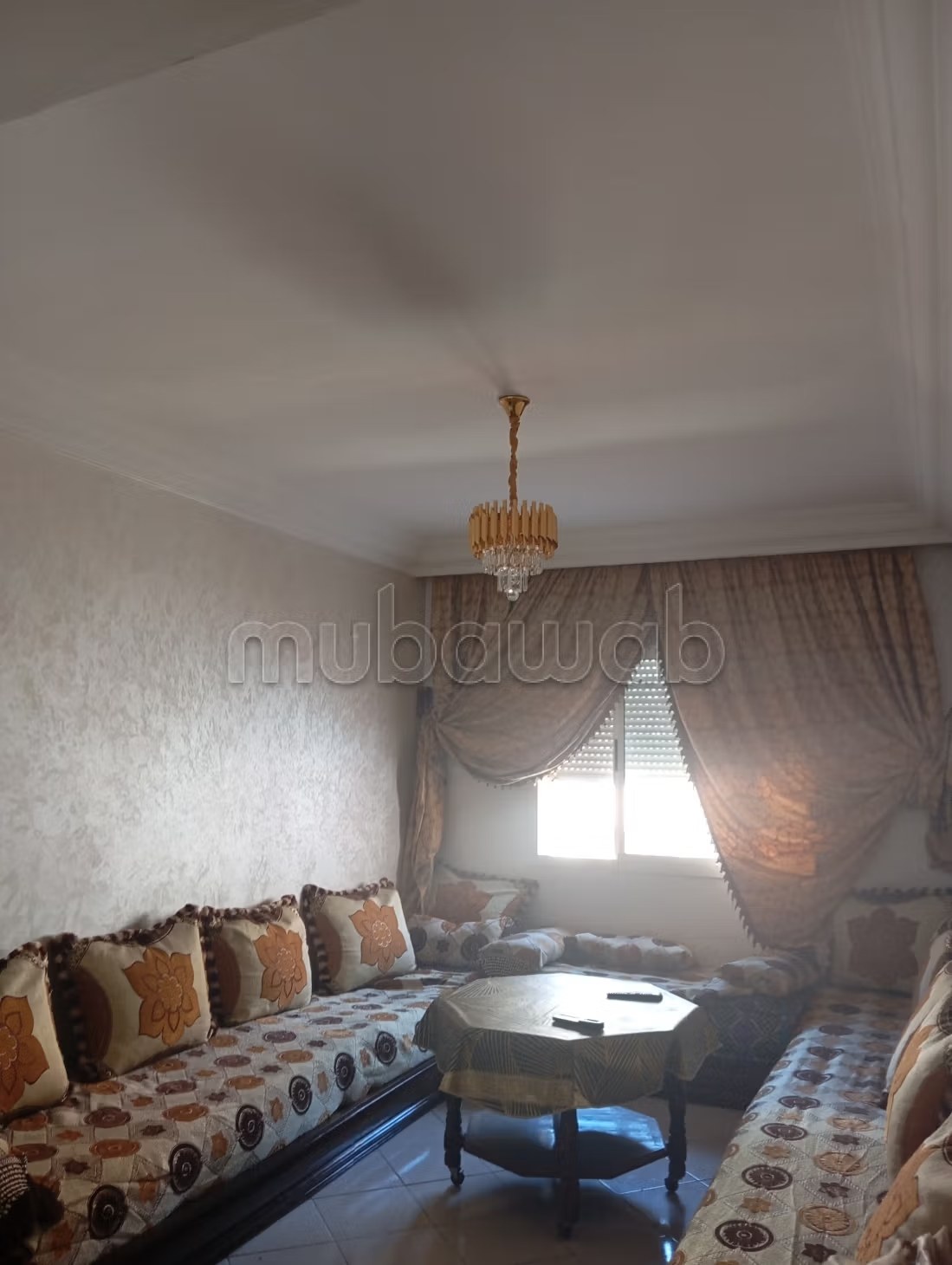 Appartement de vacances à louer à Hay Salam. 
1 Pièce. Porte blindée, salon marocain traditionnel