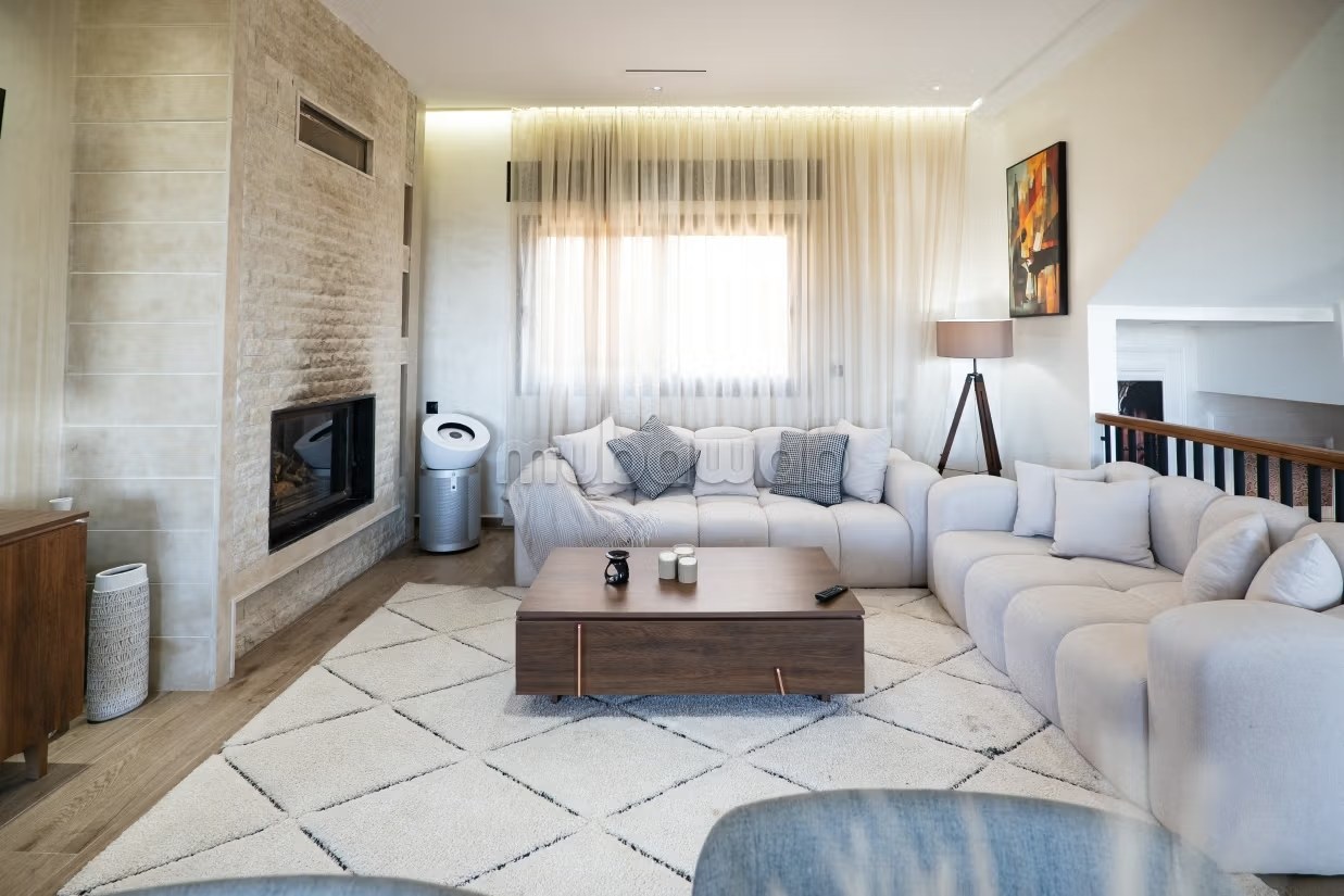 Villas de luxe à louer à Manar. 2 pièces confortables. Piscine et cheminée