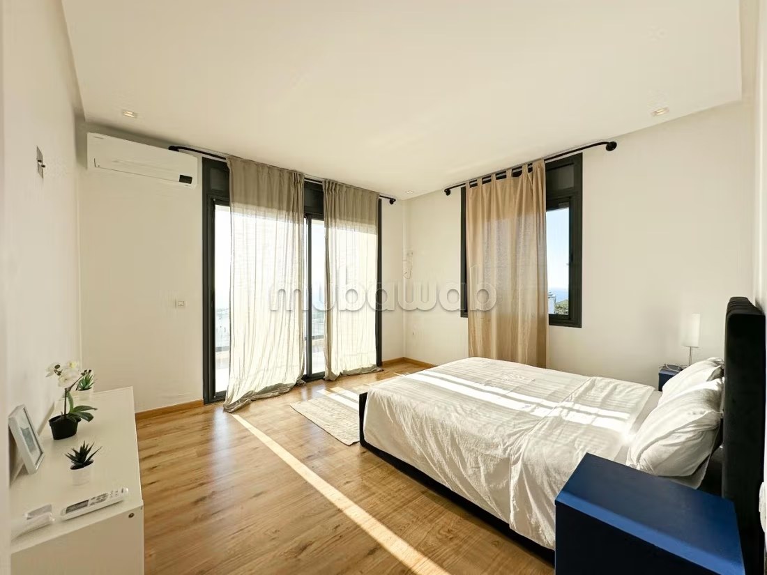 Maison de luxe à louer à Mediouna. Surface de 800 m². Piscine et cheminée