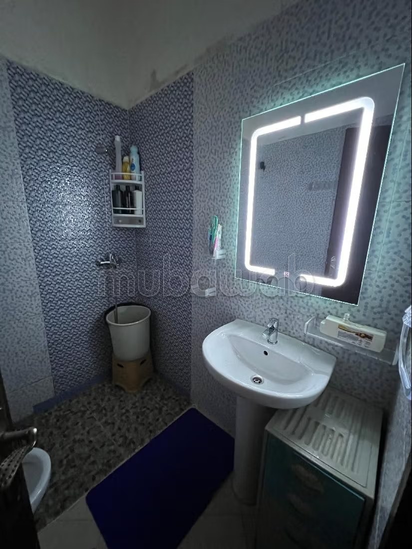 Location d'un appartement à Tanja Balia. 2 chambres. Salon traditionnel et porte blindée - Photo 6