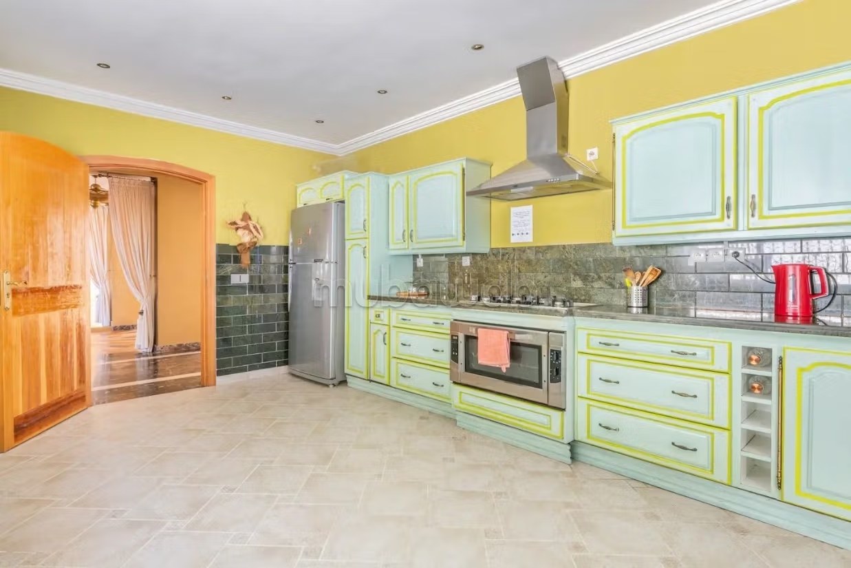 Villa de standing à louer pour vos vacances à Jbel Kbir. Superficie 1000 m². Jardin et terrasse - Photo 51