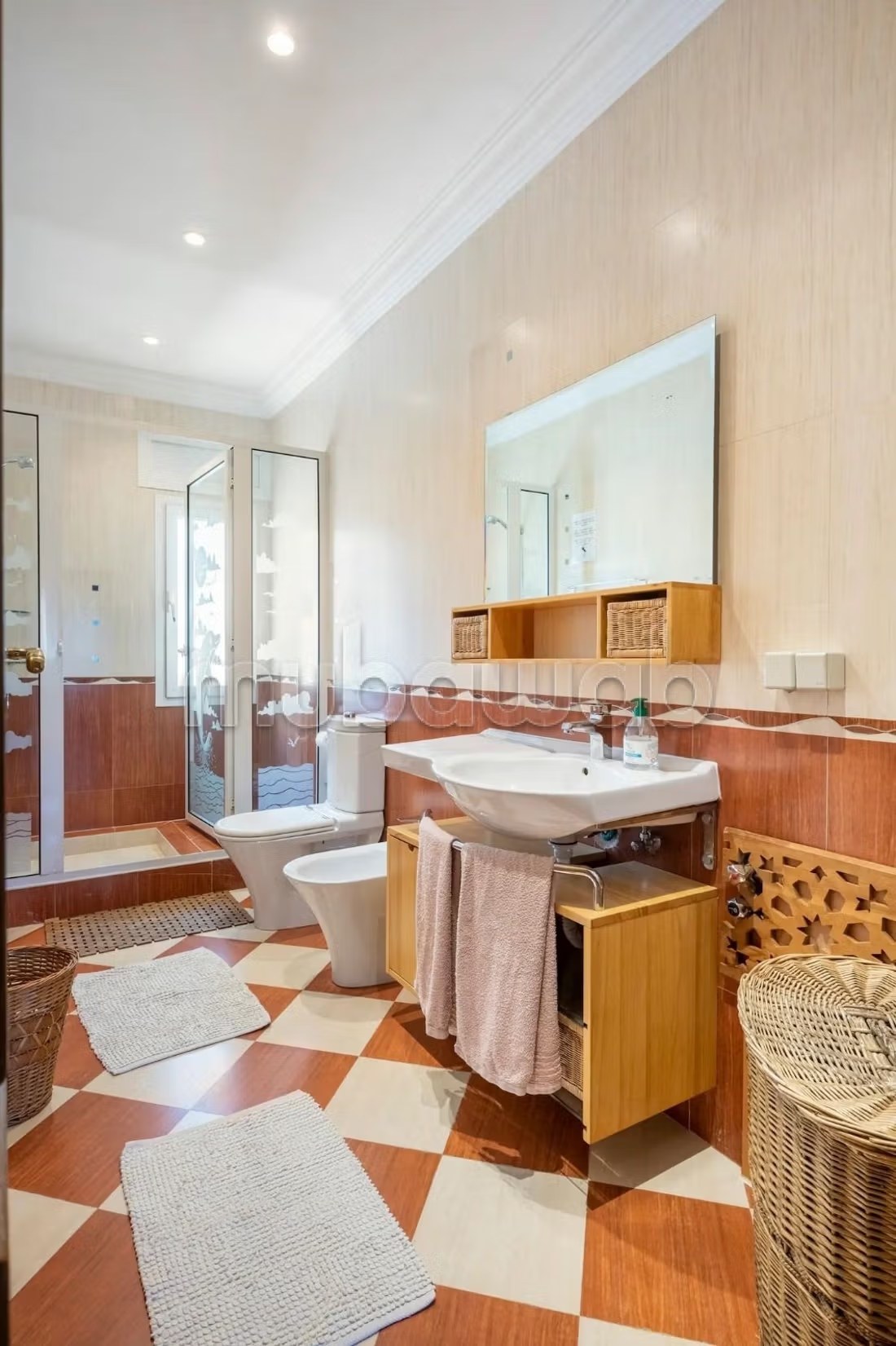 Villa de standing à louer pour vos vacances à Jbel Kbir. Superficie 1000 m². Jardin et terrasse - Photo 23