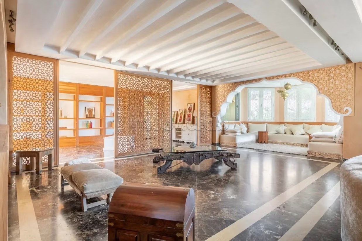 Villa de standing à louer pour vos vacances à Jbel Kbir. Superficie 1000 m². Jardin et terrasse - Photo 13