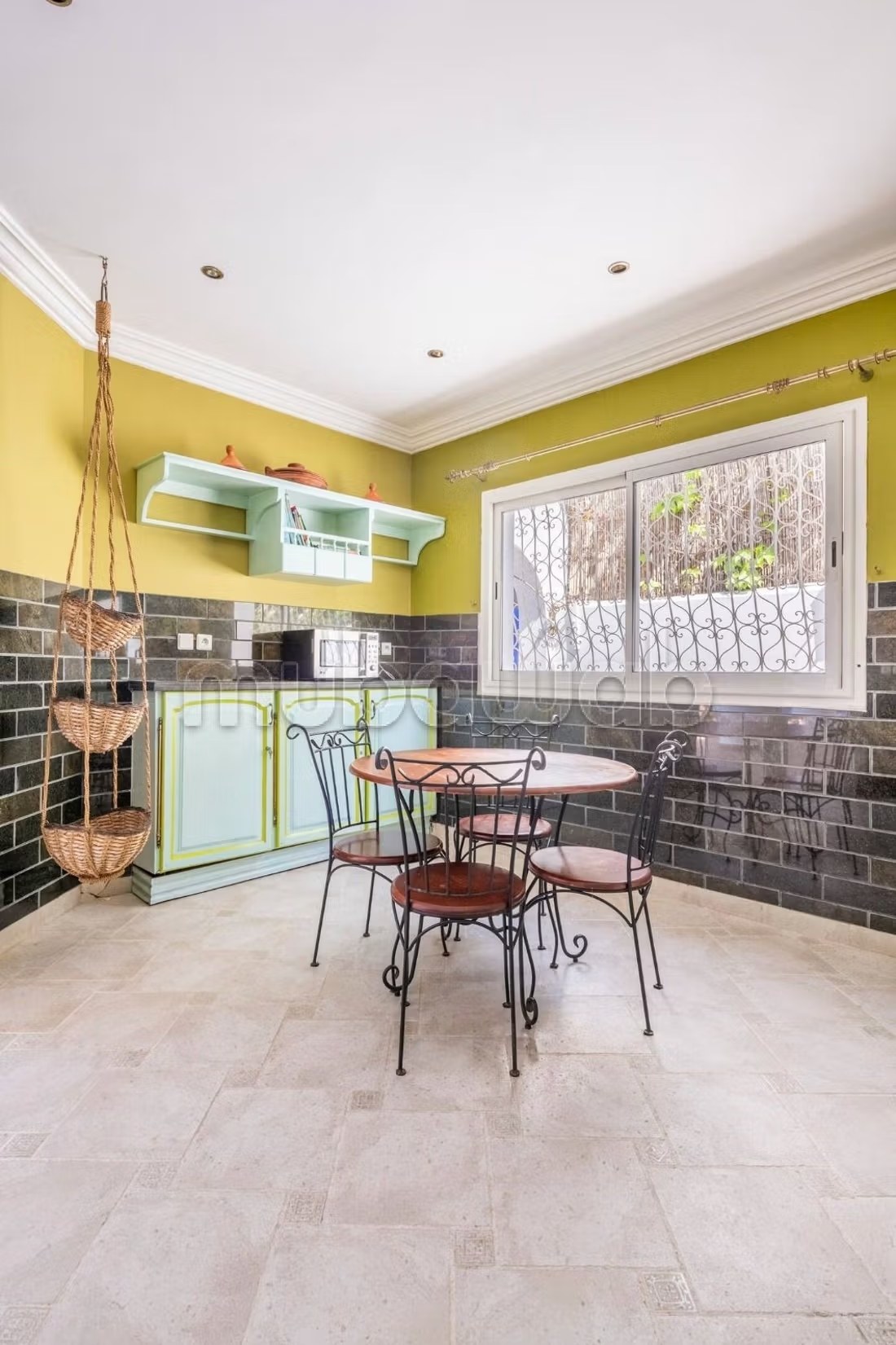 Villa de standing à louer pour vos vacances à Jbel Kbir. Superficie 1000 m². Jardin et terrasse - Photo 17
