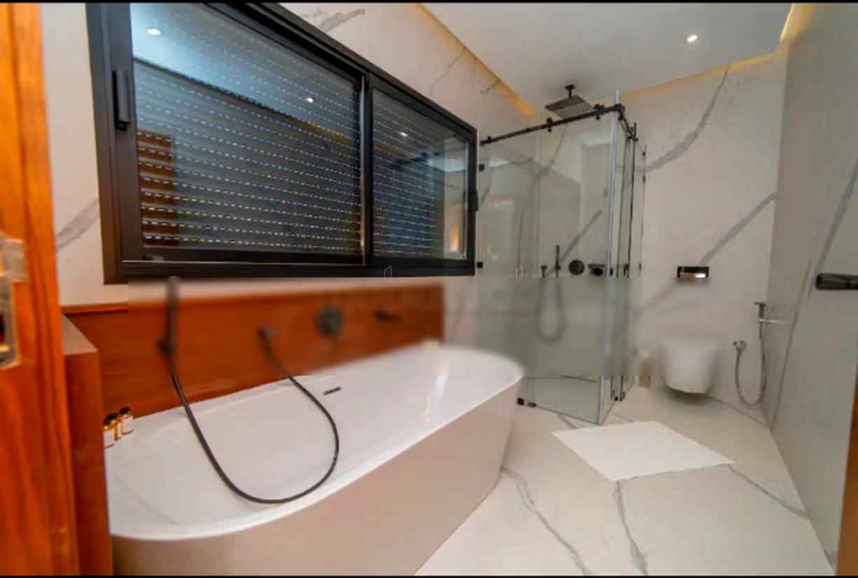 Magnifique villa à louer pour vos vacances à Route de Ouarzazate. 7 pièces. Résidence avec concierge, climatisation générale - Photo 21