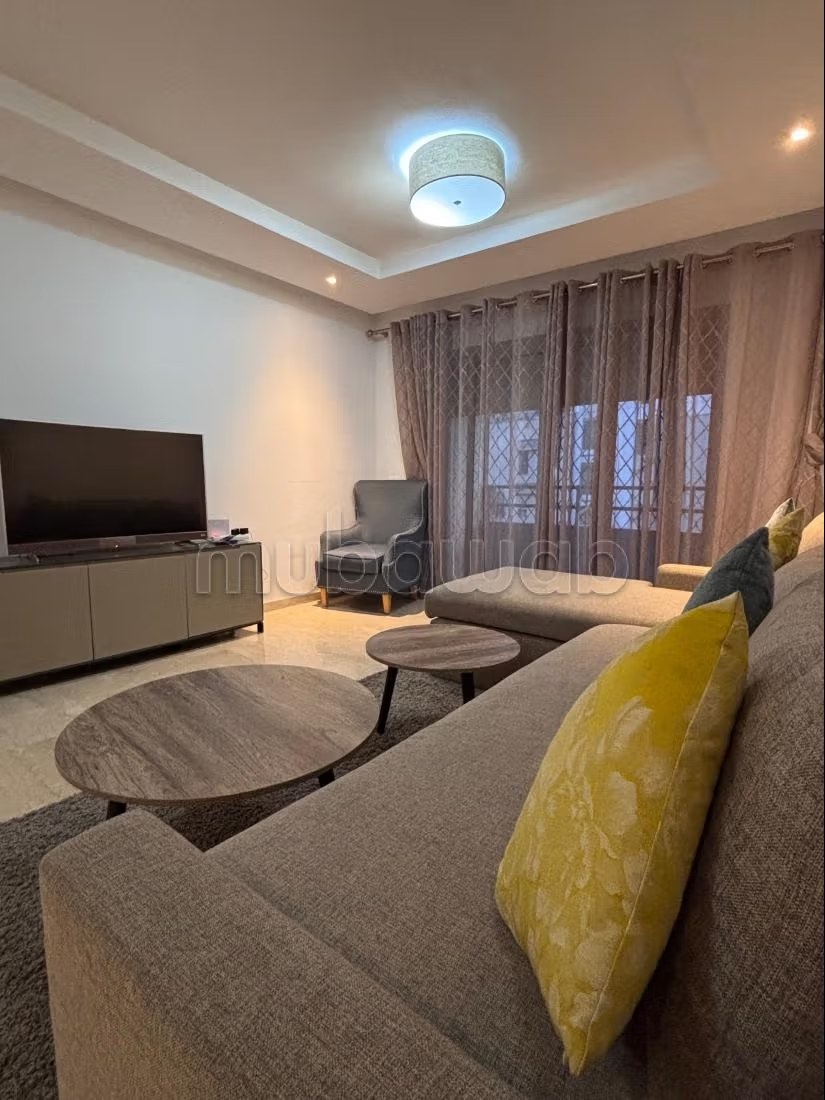 Location saisonnière à Roches Noires. Surface totale 84 m². Service de concierge et climatisation