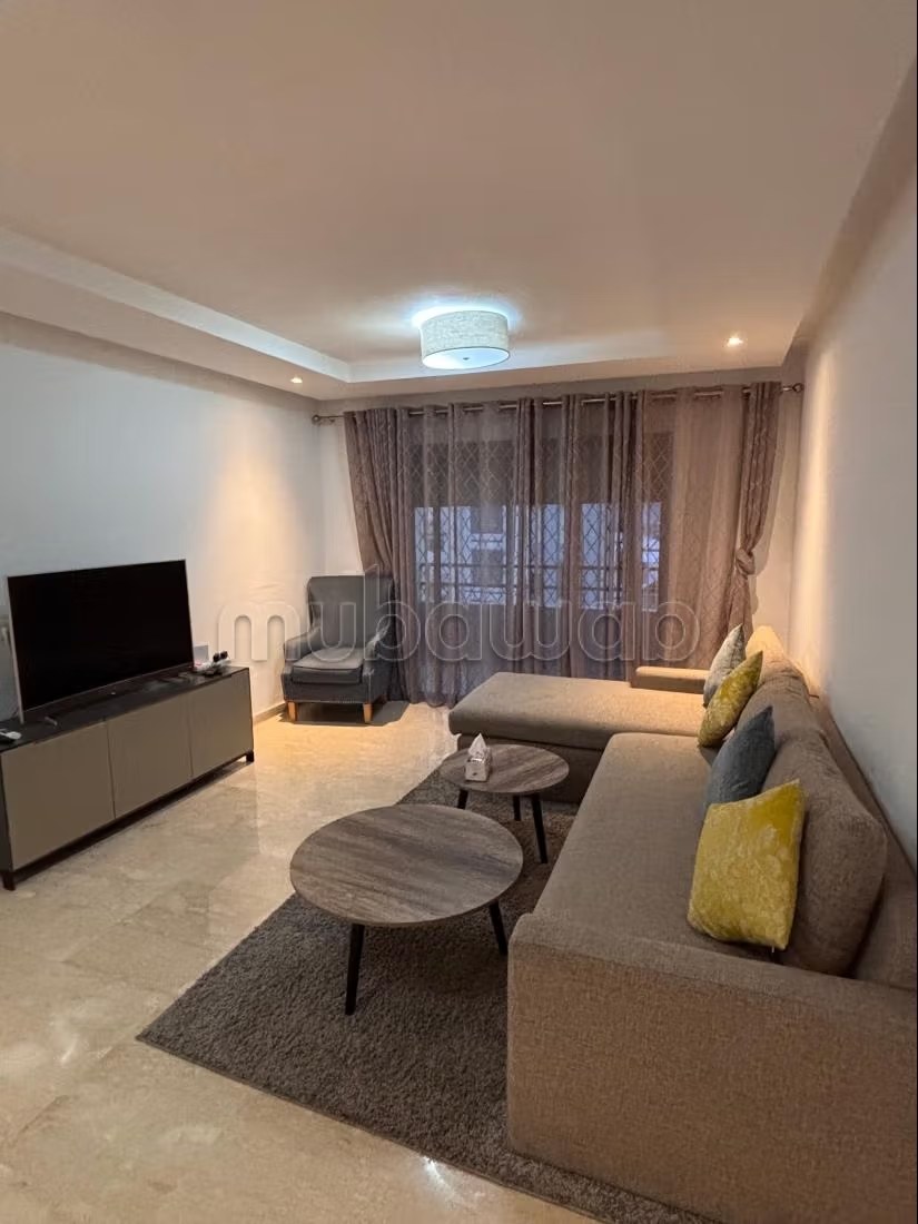 Location saisonnière à Roches Noires. Surface totale 84 m². Service de concierge et climatisation