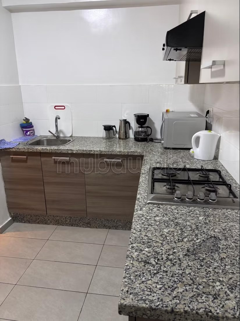 Location saisonnière à Roches Noires. Surface totale 84 m². Service de concierge et climatisation - Photo 17