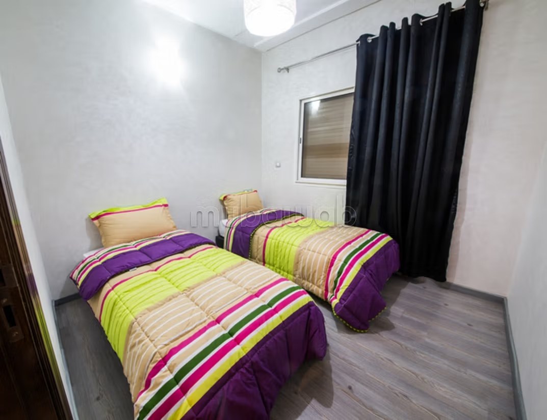 Location d'un appartement en Centre. 
3 belles chambres. 
Salon Marocain, sécurité - Photo 4