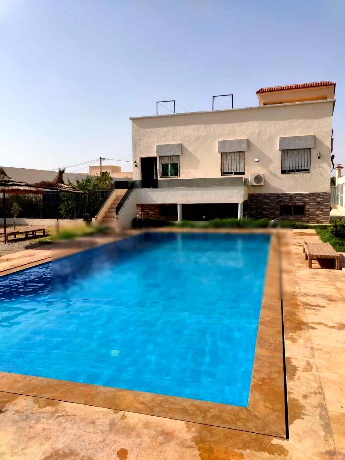 Villa avec piscine à louer quotidiennement