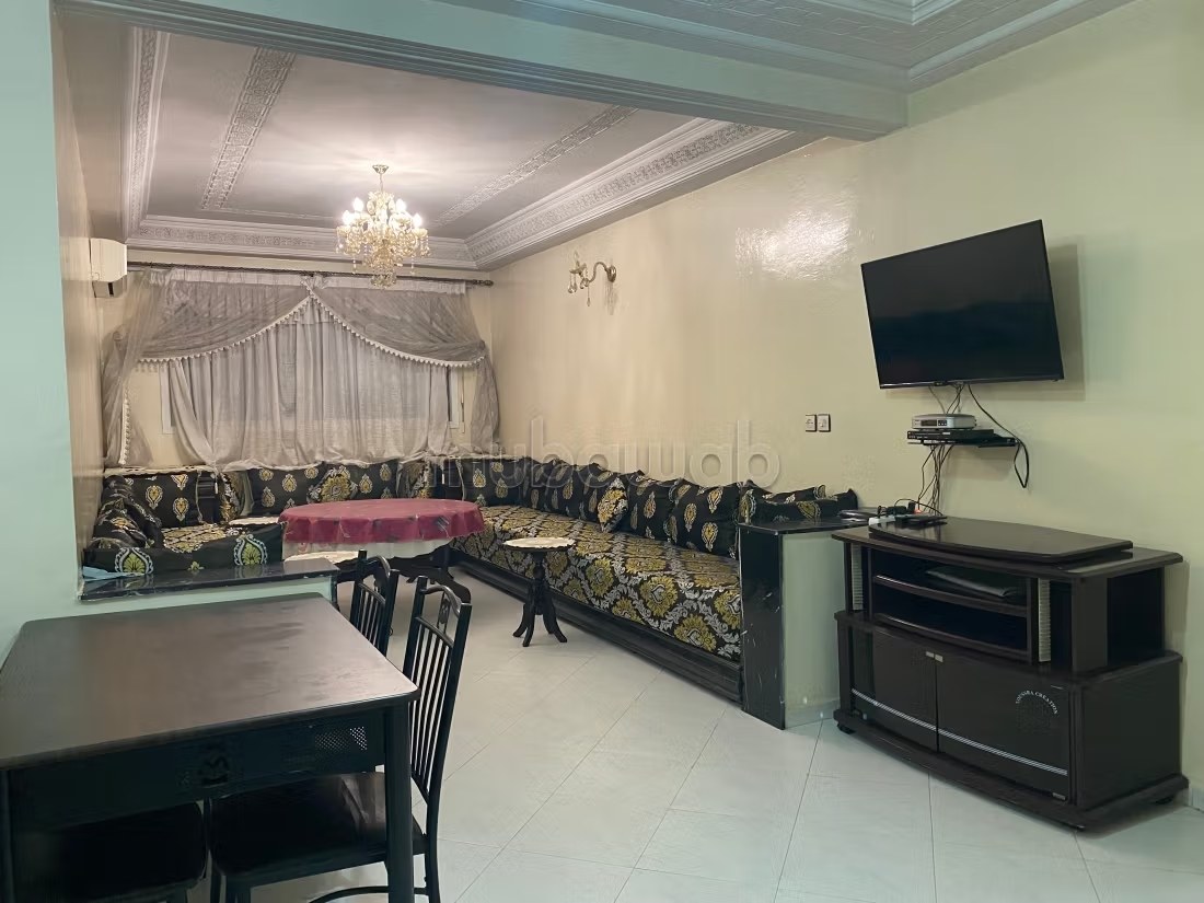 Location saisonnière en Centre. 
4 grandes pièces. 
Salon Marocain et antenne parabolique - Photo 2