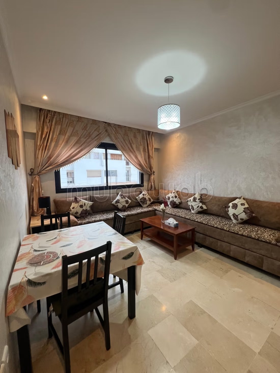 À LOUER: Bel Appartement 70 m², Près de souk al had