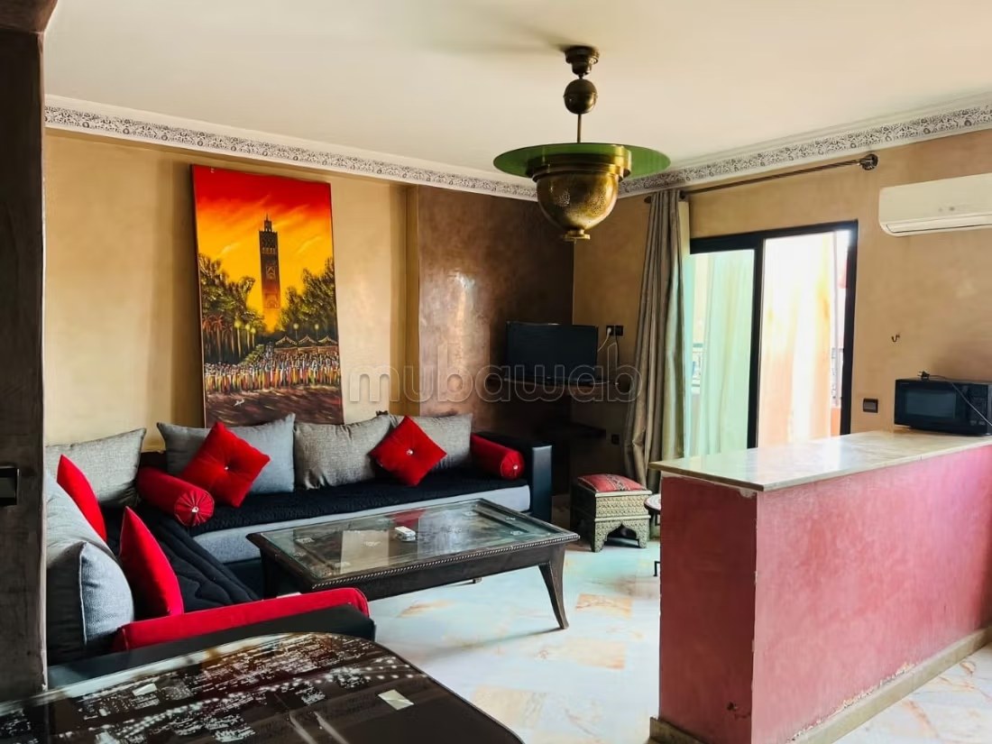 Appartement de vacances à louer à Guéliz. 2 pièces. Salon Marocain et antenne parabolique