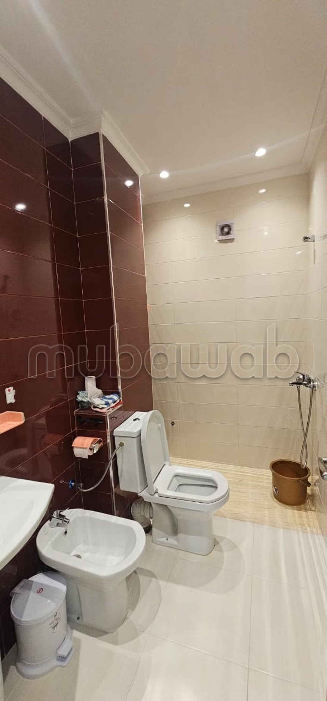 Location d'un appartement à Tanja Balia. 2 pièces. Ascenseur et terrasse