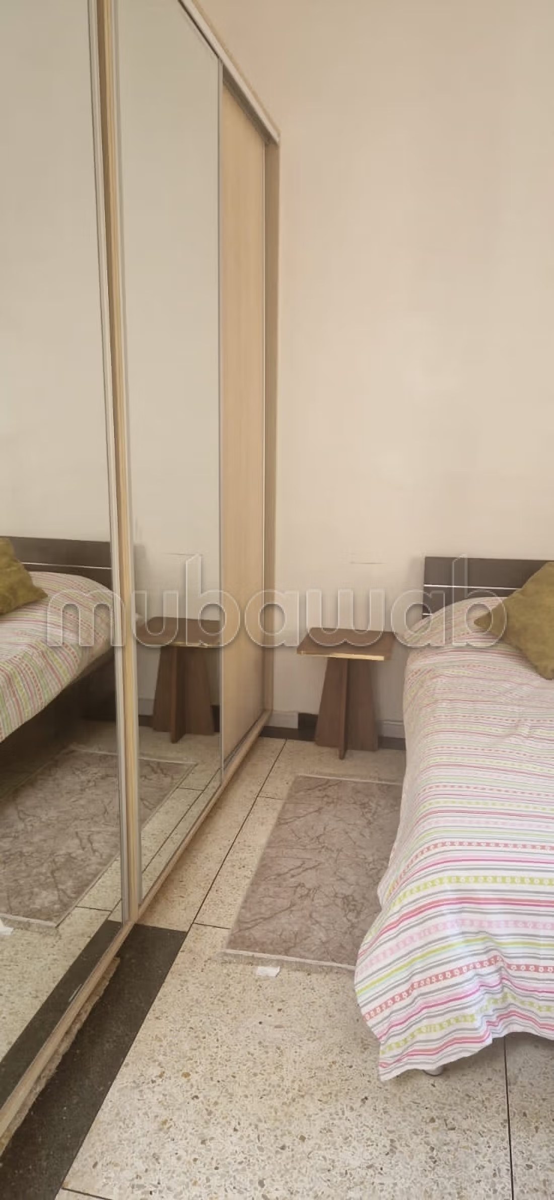 Appartement de vacances à louer à Mers Sultan. 
Surface de 70 m². 
Jardin et garage