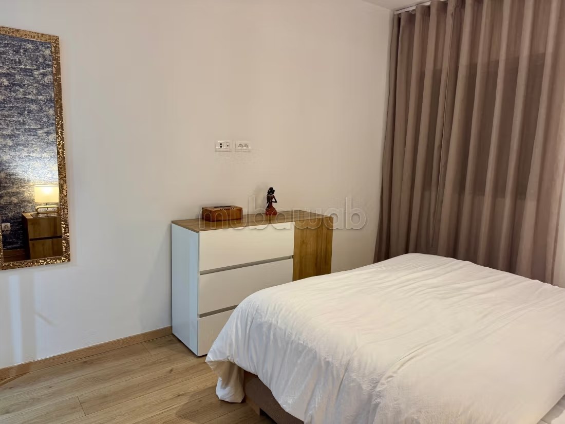 Appartements à louer location saisonnière à Founti.
Superficie 85 m².
Ascenseur et garage