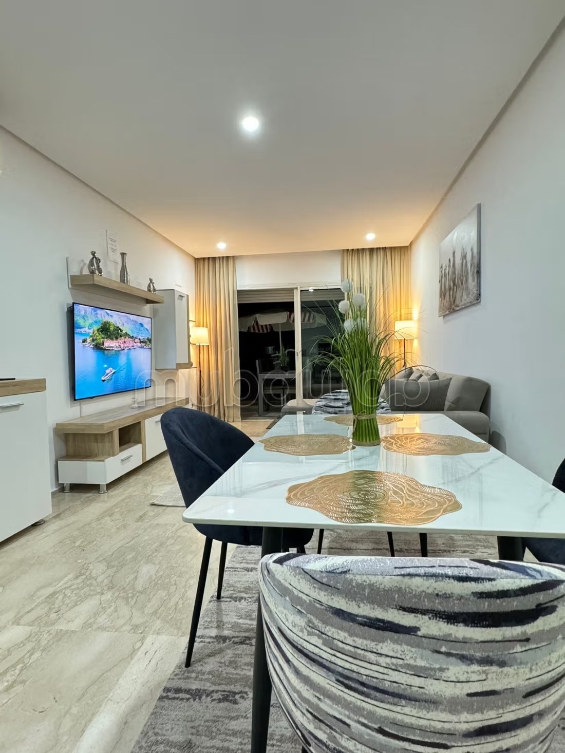 Location saisonnière à Hivernage. 
2 pièces confortables. 
Résidence sécurisée