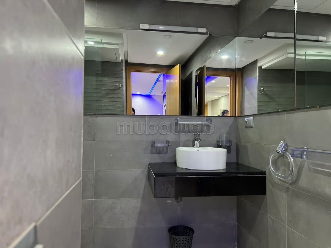 Location saisonnière à Guéliz. 2 belles chambres. Système de parabole et salon marocain - Photo 11